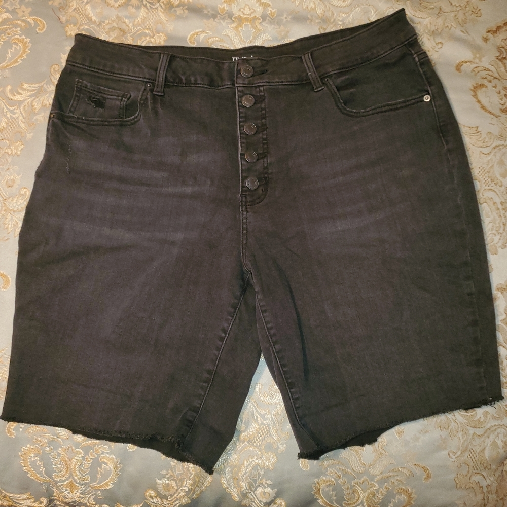 Time and Tru 5 Button High Rise Denim Bermuda Shorts, 18, Black